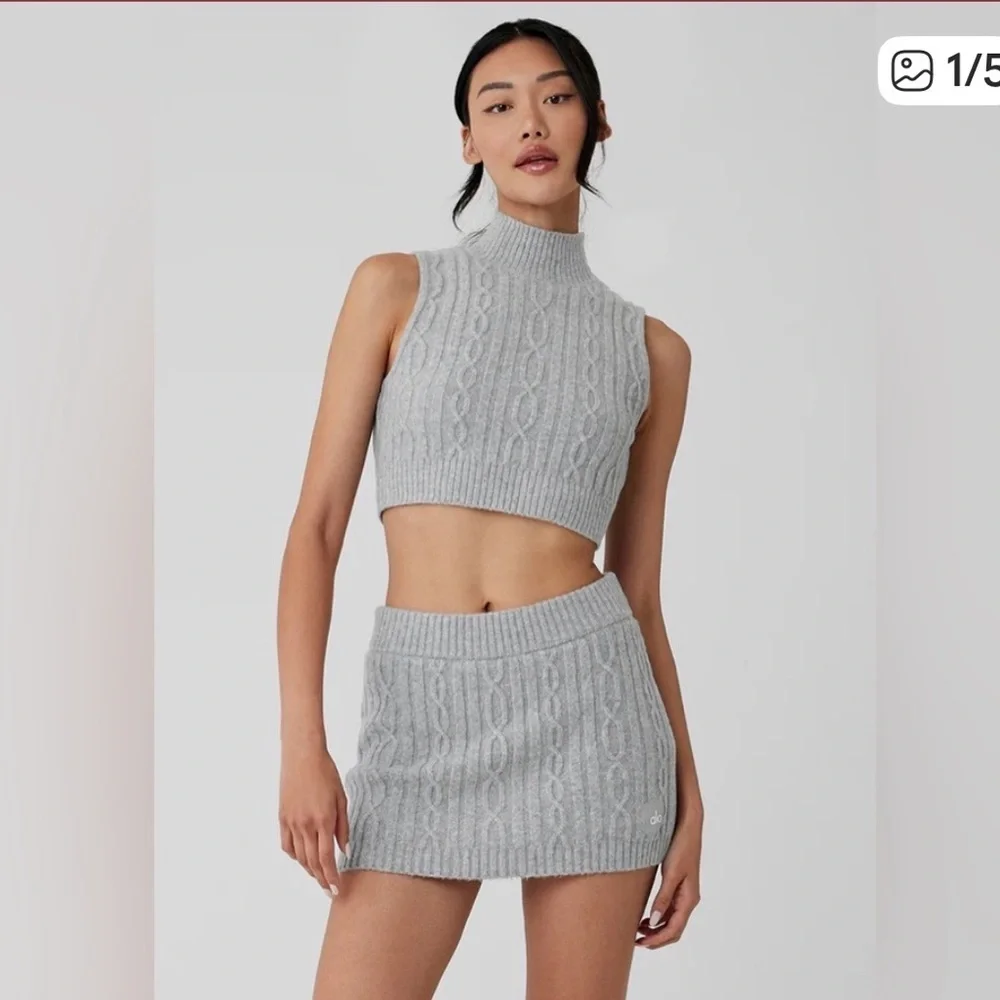 ALO YOGA  Cable Knit Winter Bliss Mock Neck Tank Top Heather Grey Size  XS NWOT